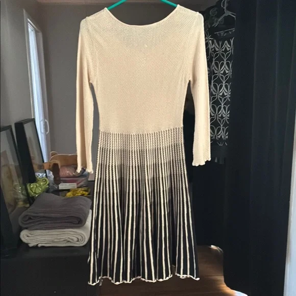 French Connection Cream Long Sleeve Dress - Picture 7 of 7